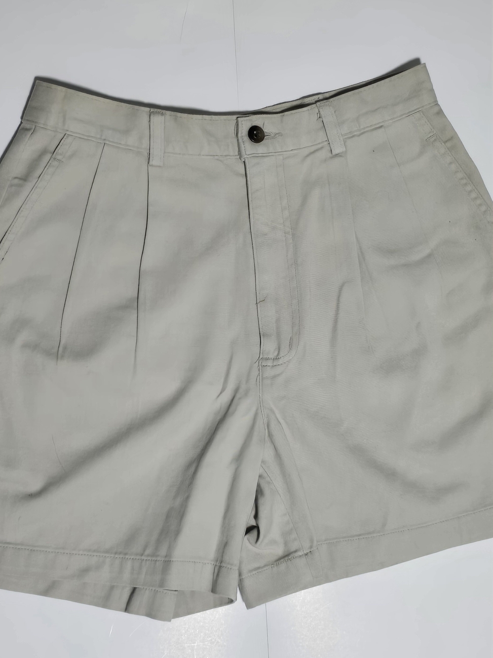 Dockers Women's Pleated Shorts - Light Tan Petit 10